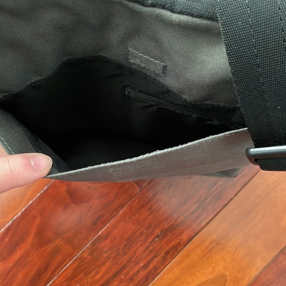 Tumi Tech side bag - Picture 3 of 6